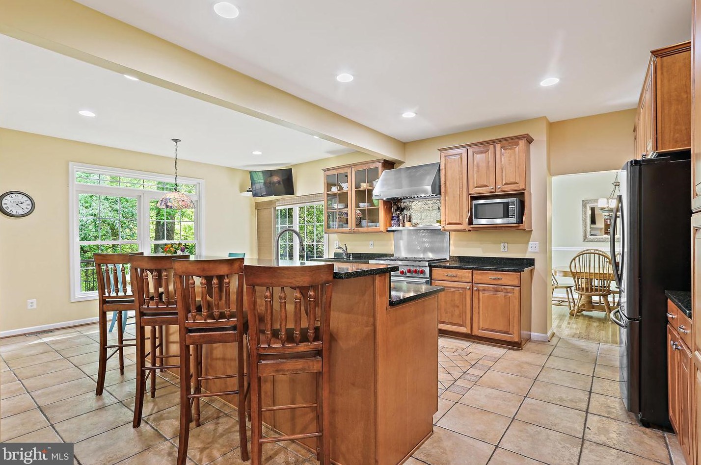 4616 Terry Dr, Ellicott, MD 21043-6777