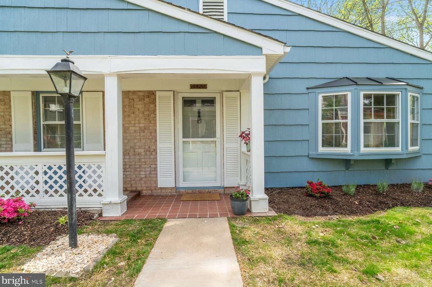 5523 Woodenhawk Cir, Columbia MD  21044-1925 exterior