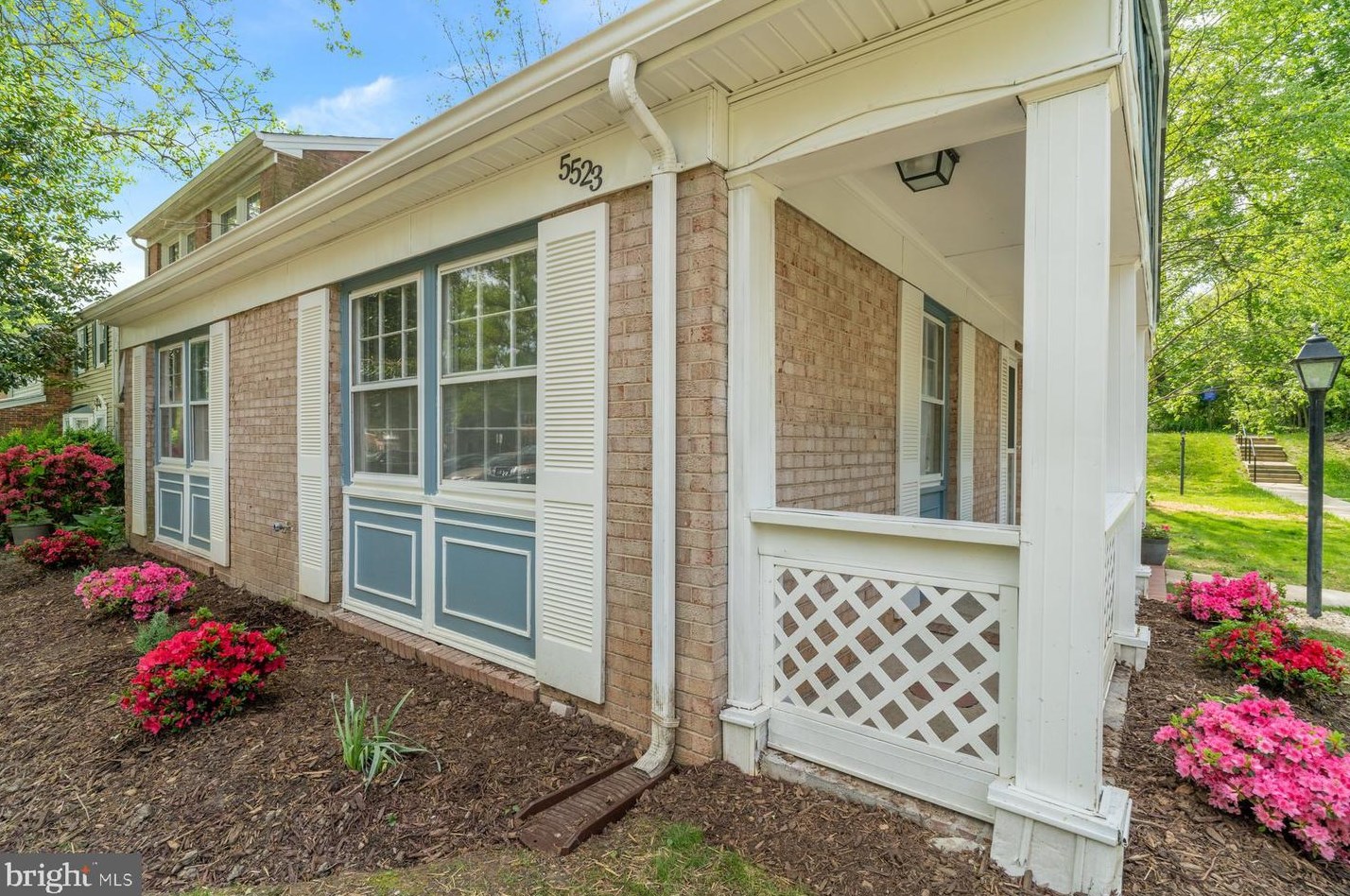 5523 Woodenhawk Cir, Columbia MD  21044-1925 exterior