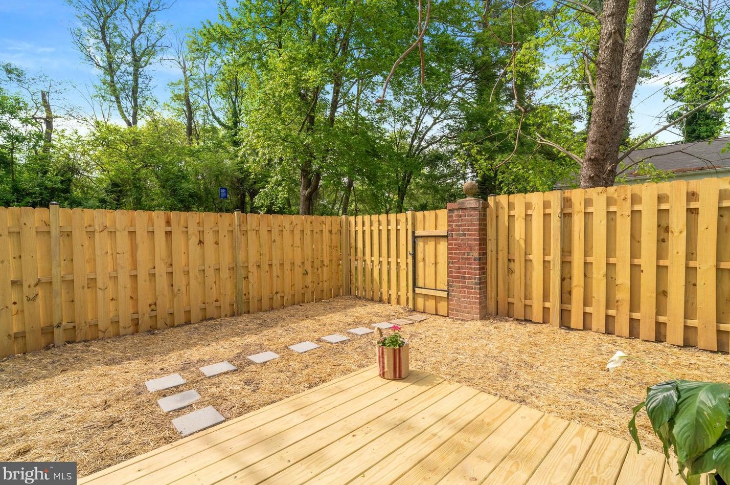 5523 Woodenhawk Cir, Columbia MD  21044-1925 exterior