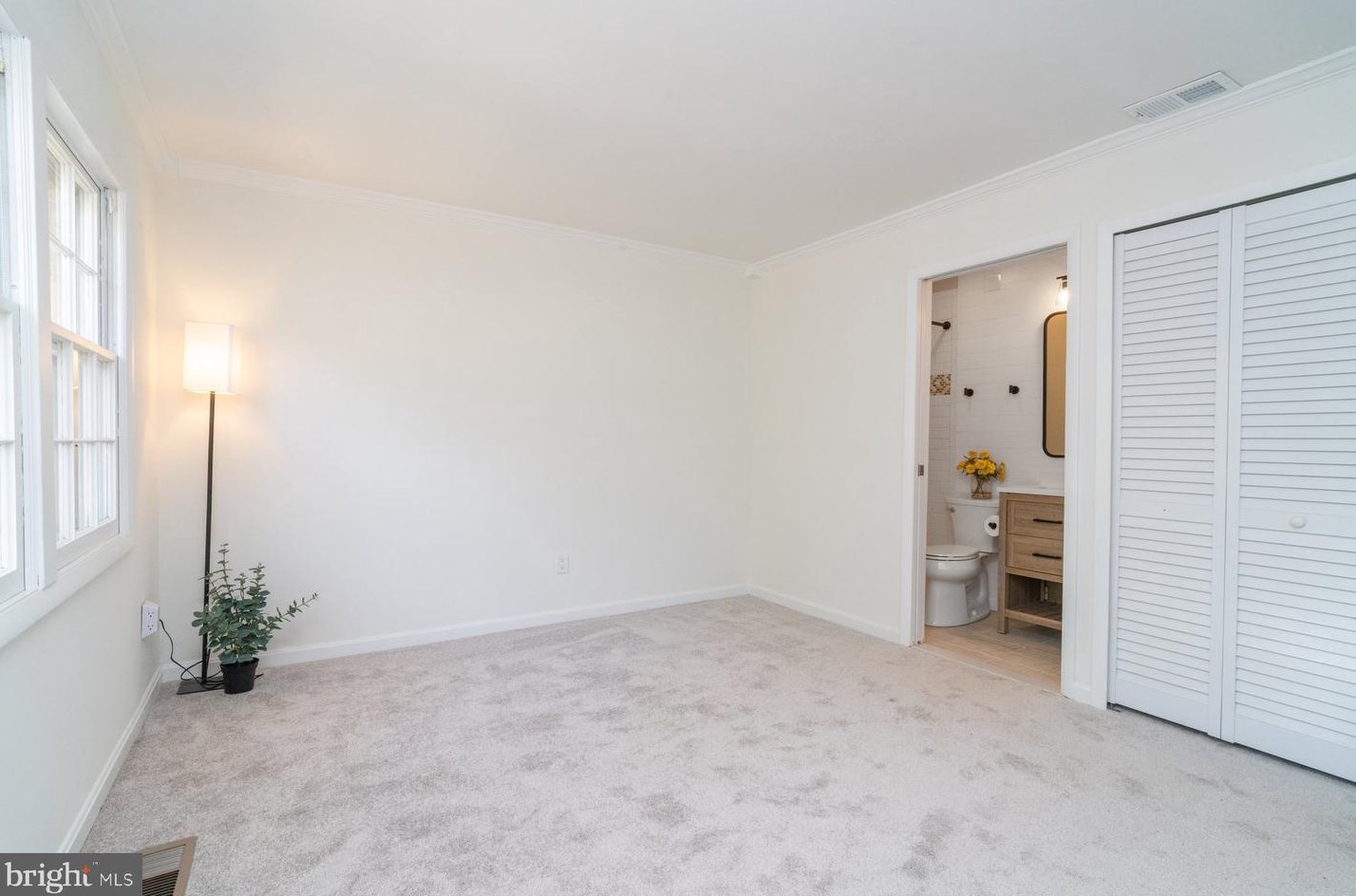 5523 Woodenhawk Cir, Columbia MD  21044-1925 exterior