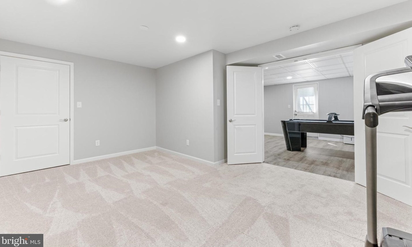 9321 Dunloggin Rd, Ellicott MD 21042-5115 exterior