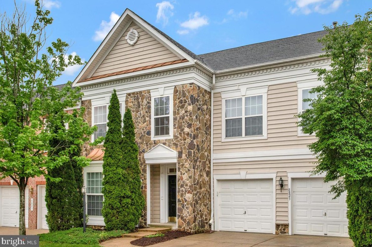 8825 Warm Granite Dr, Columbia, MD 21045-5946