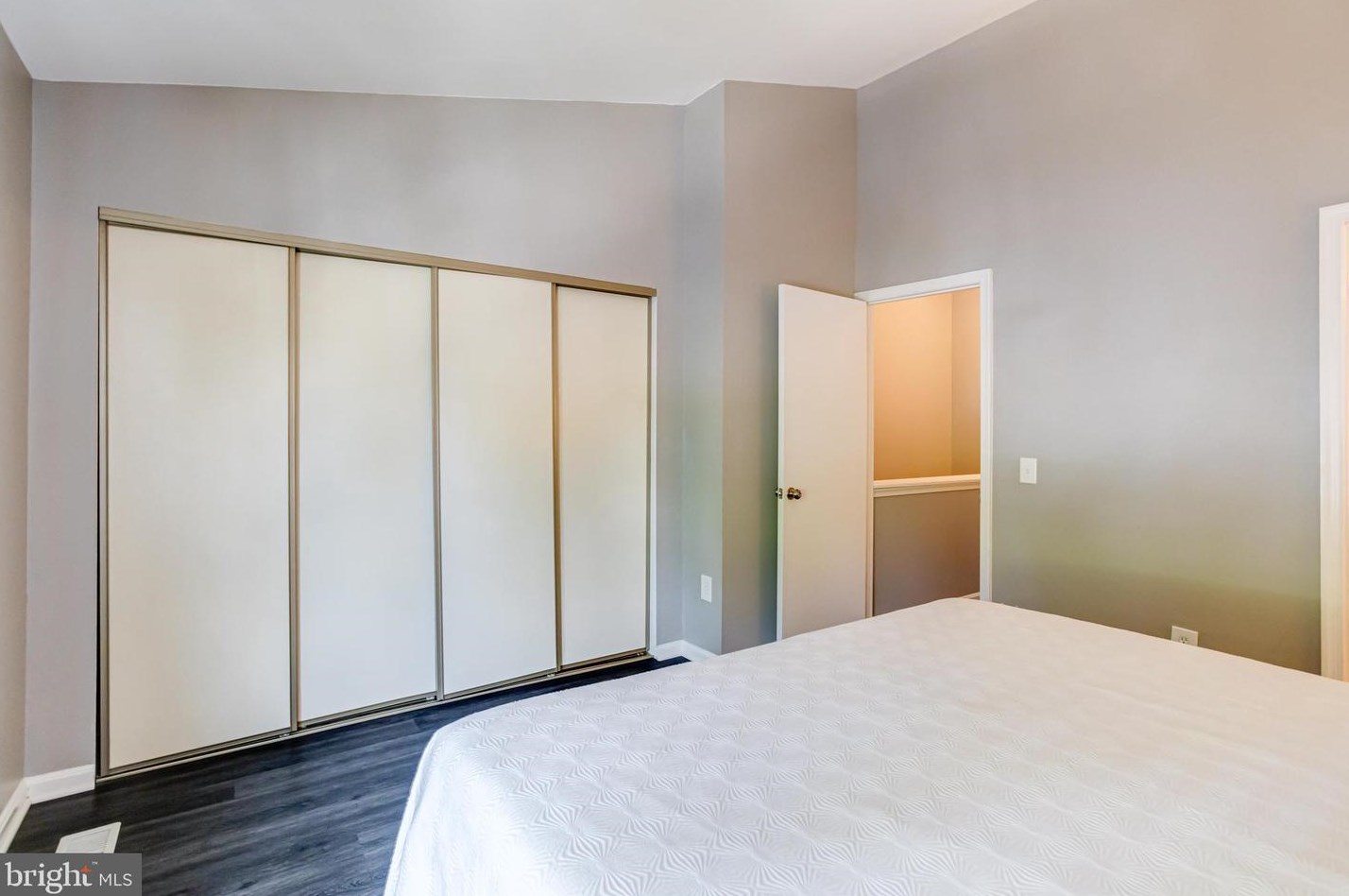 9642 Stirling Bridge Dr, Columbia MD 21046-1938 exterior