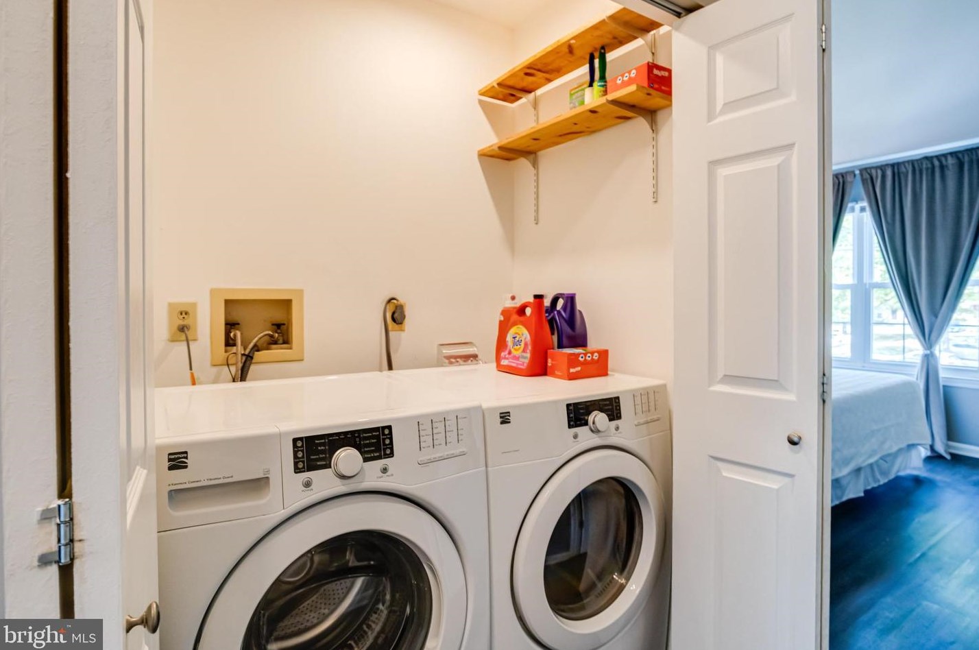 9642 Stirling Bridge Dr, Columbia MD 21046-1938 exterior