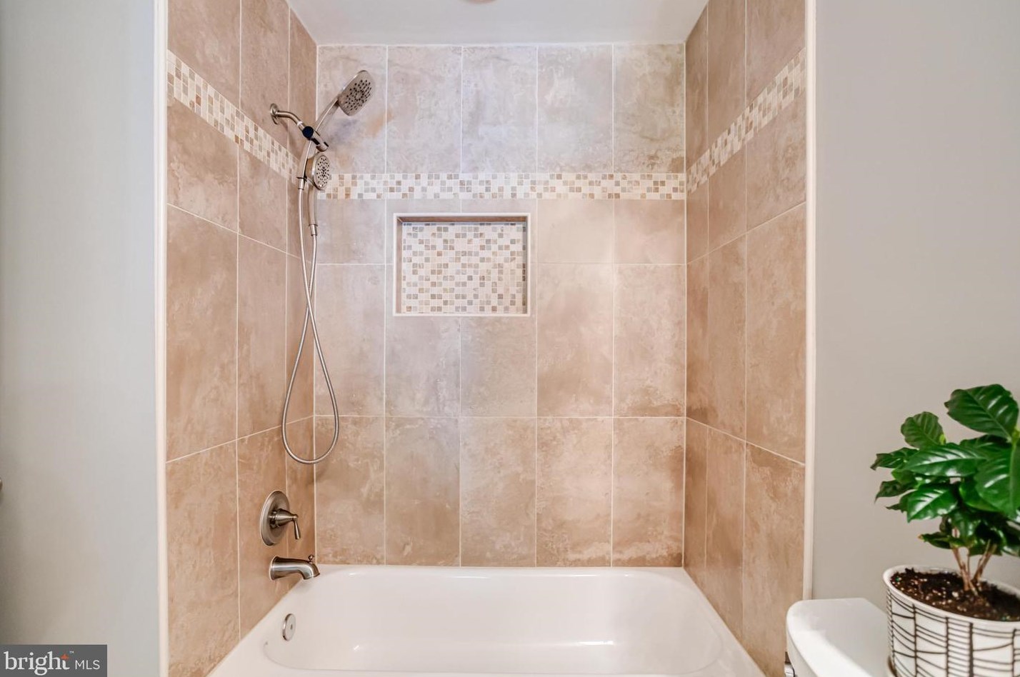 9642 Stirling Bridge Dr, Columbia MD 21046-1938 exterior