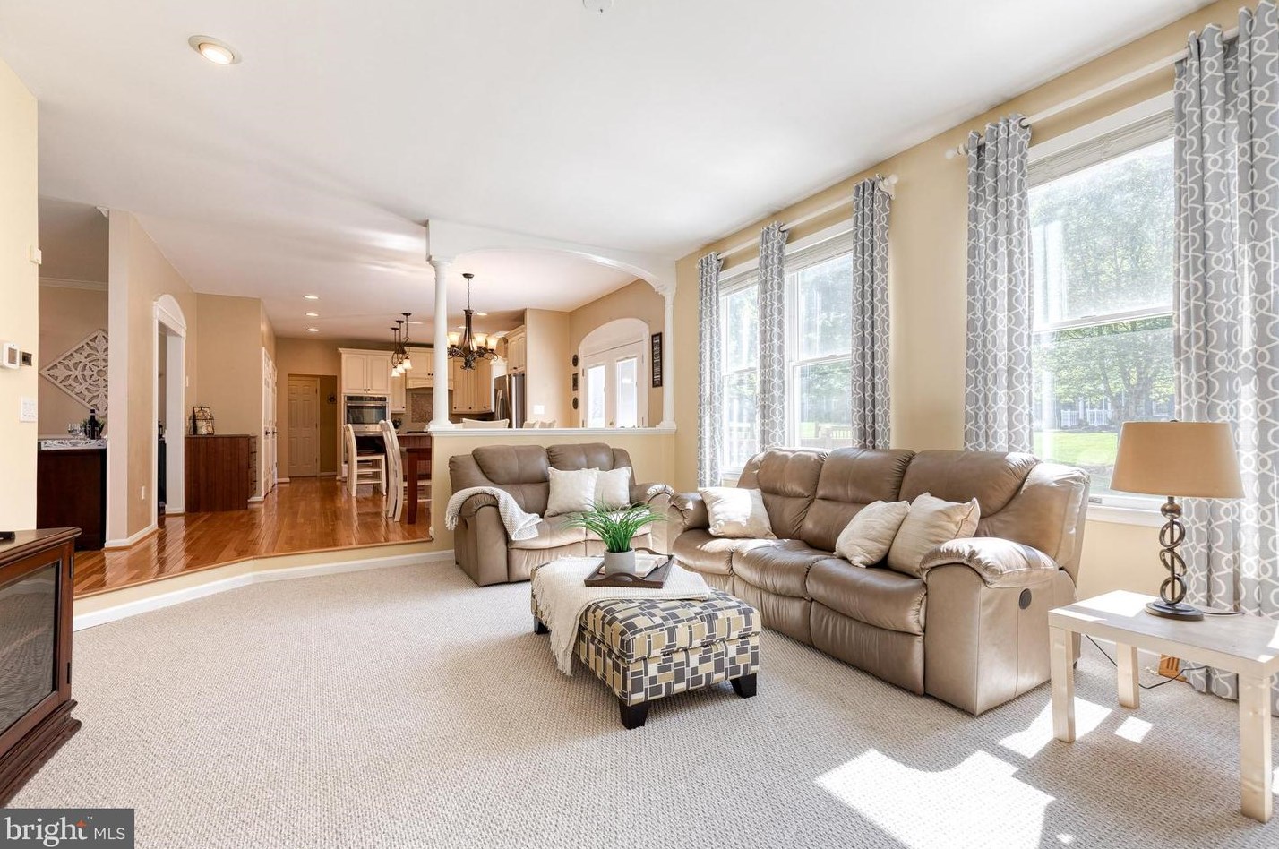 2800 Deer Trail Ct, Ellicott MD 21042-7817 exterior