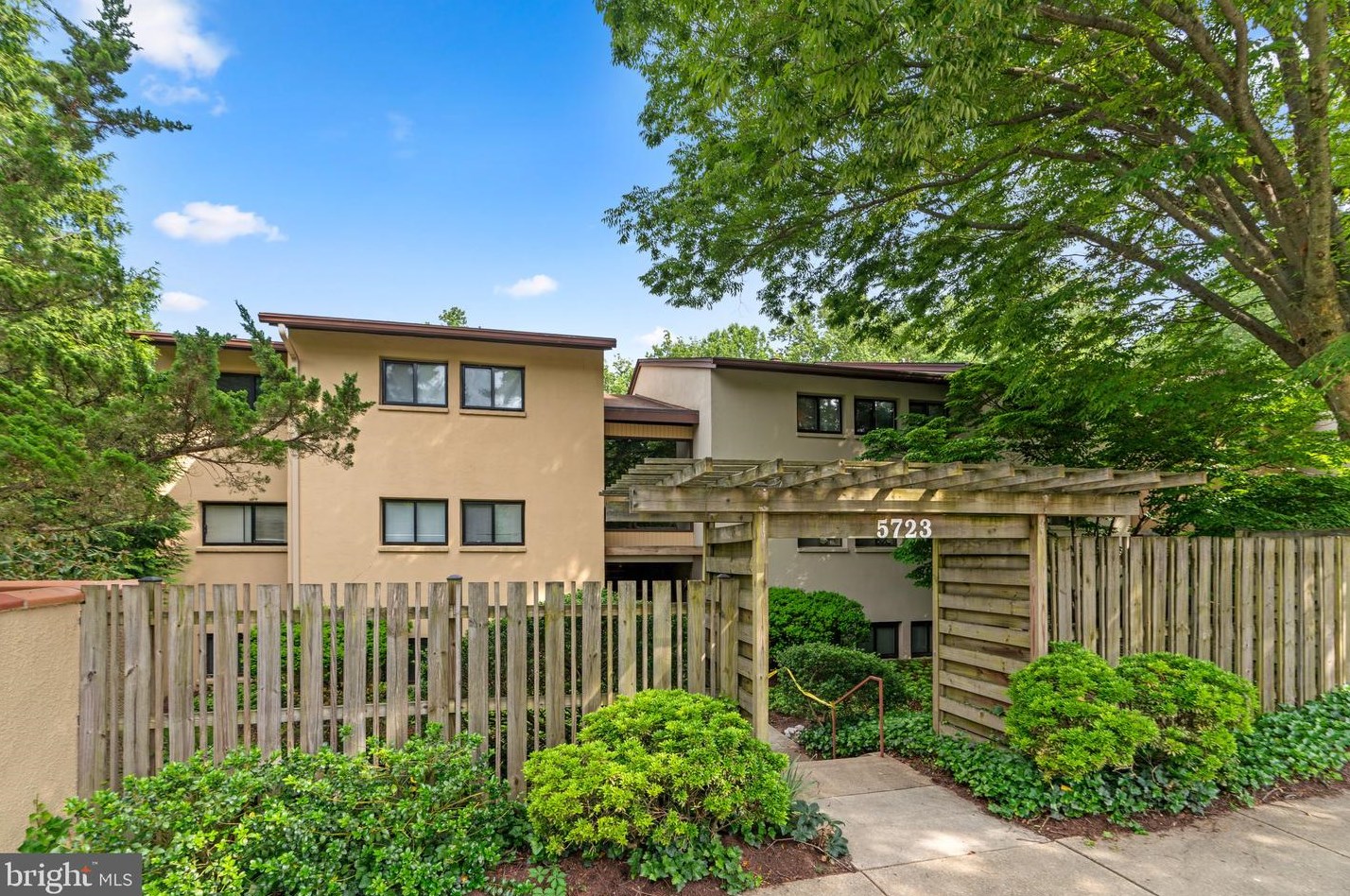 5723 Harpers Farm Rd #d, Columbia, MD 21044