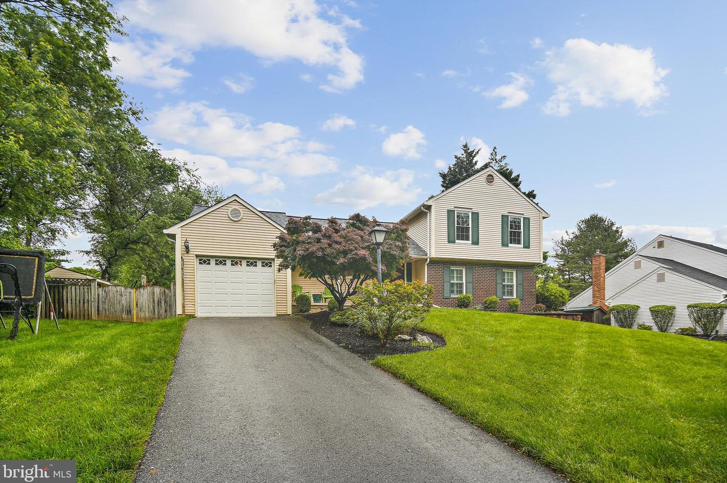 4687 Yorkshire Dr, Ellicott, MD 21043-6504