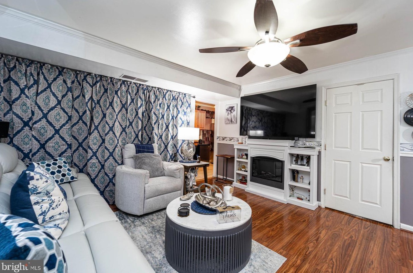 9651 Whiteacre Rd, Columbia MD  21045-3587 exterior