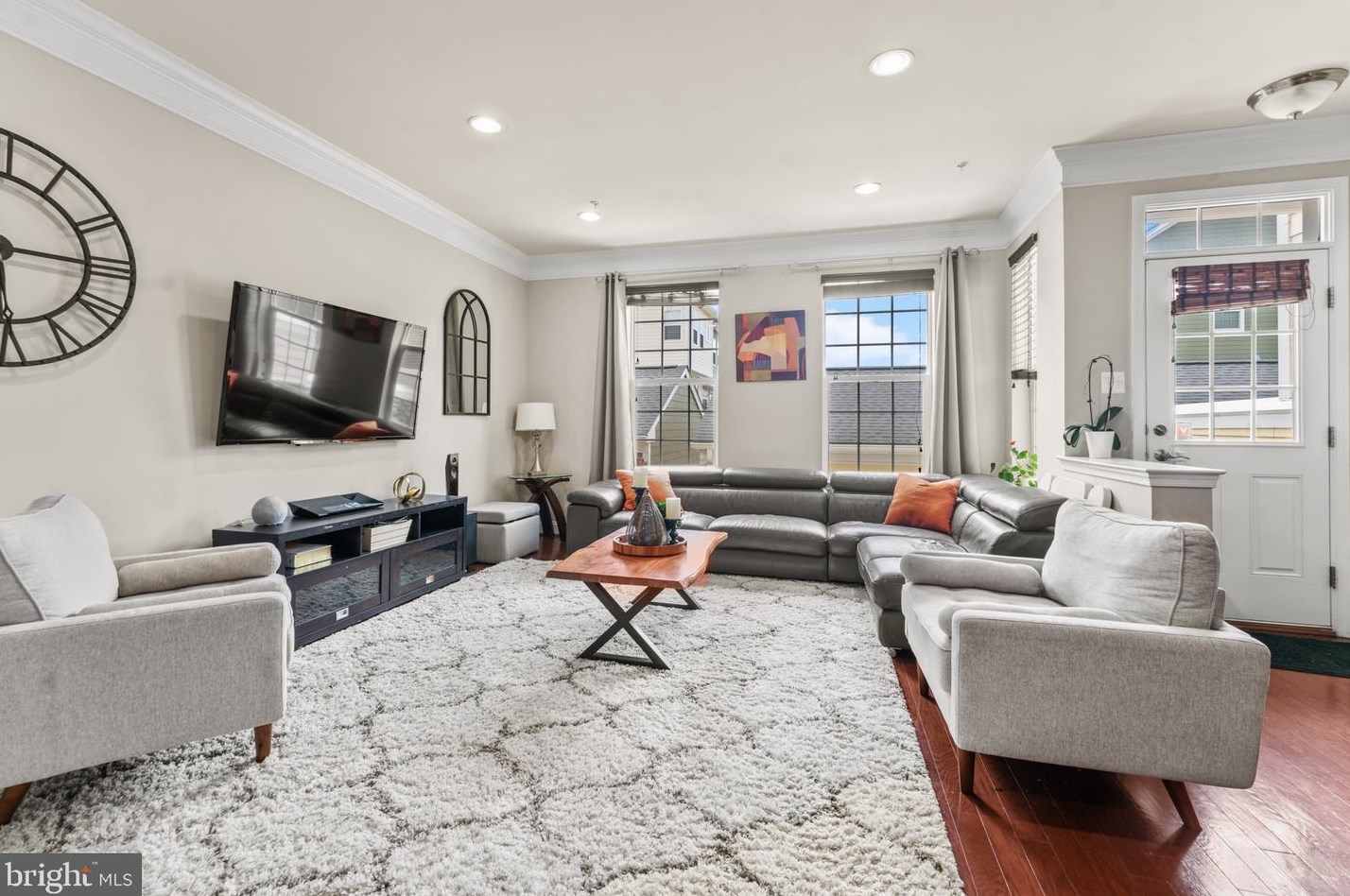 5805 Duncan Dr, Ellicott, MD 21043-7518