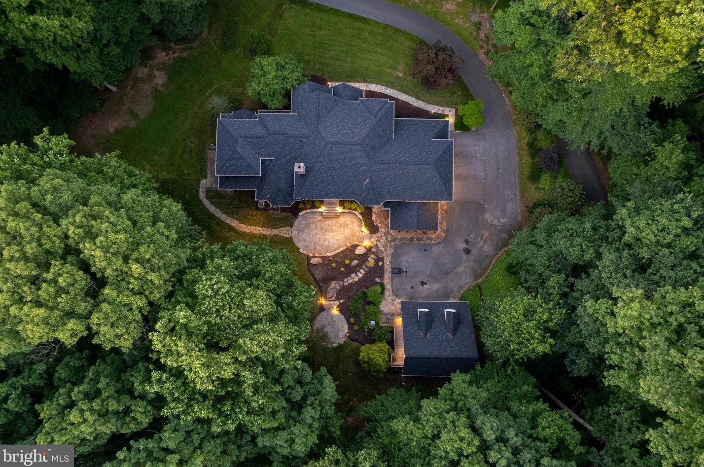 12661 Golden Oak Dr, Ellicott MD 21042-1150 exterior