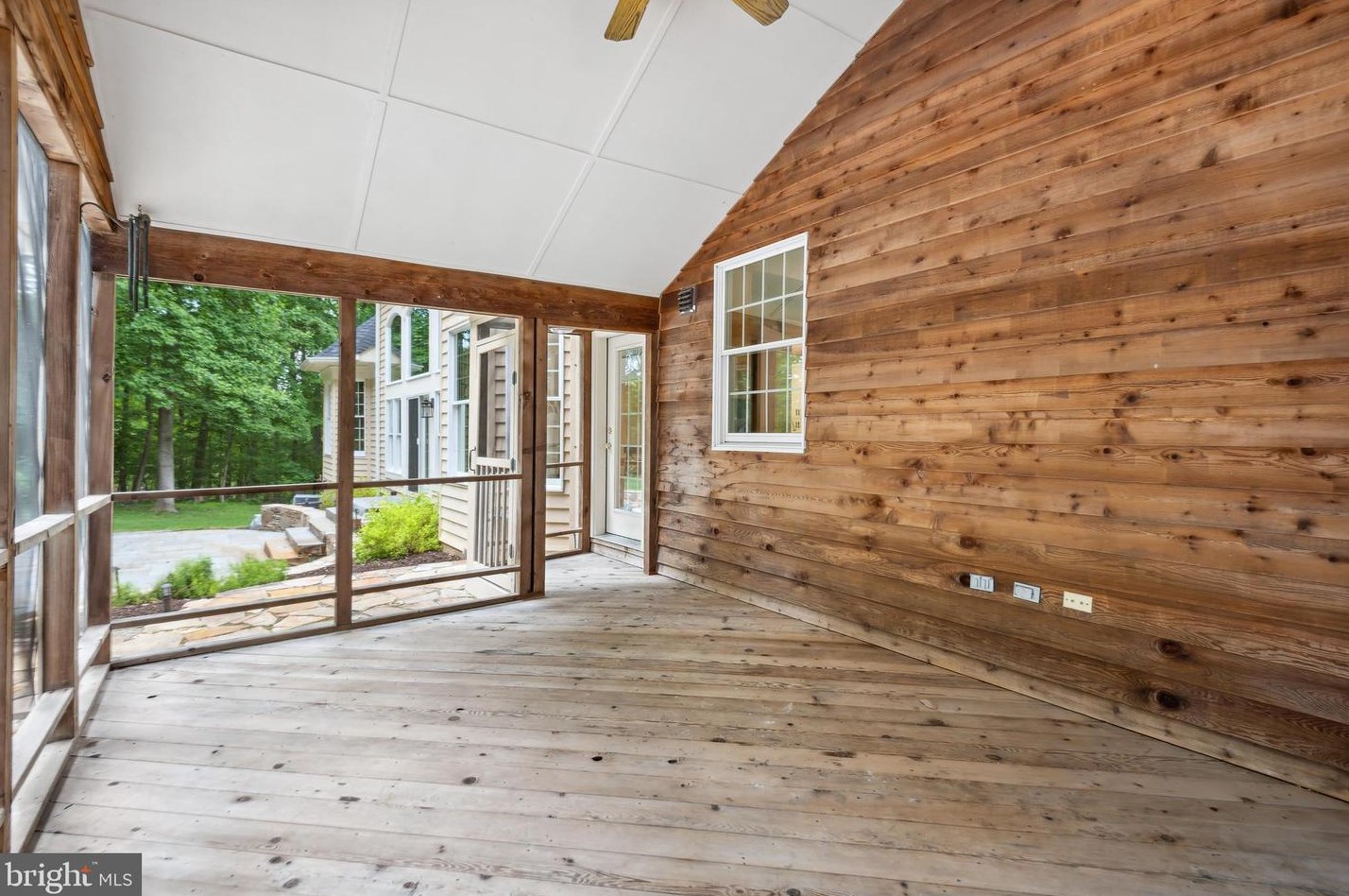 12661 Golden Oak Dr, Ellicott MD 21042-1150 exterior