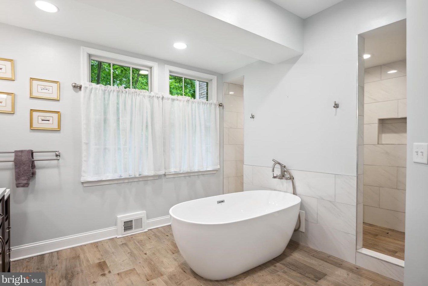 12661 Golden Oak Dr, Ellicott MD 21042-1150 exterior