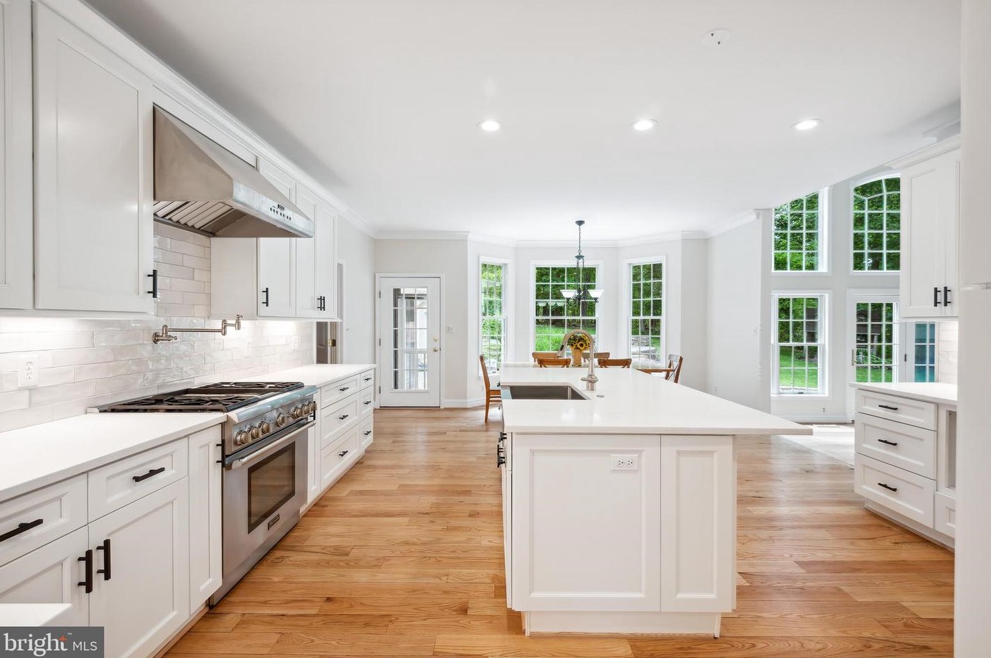 12661 Golden Oak Dr, Ellicott MD 21042-1150 exterior