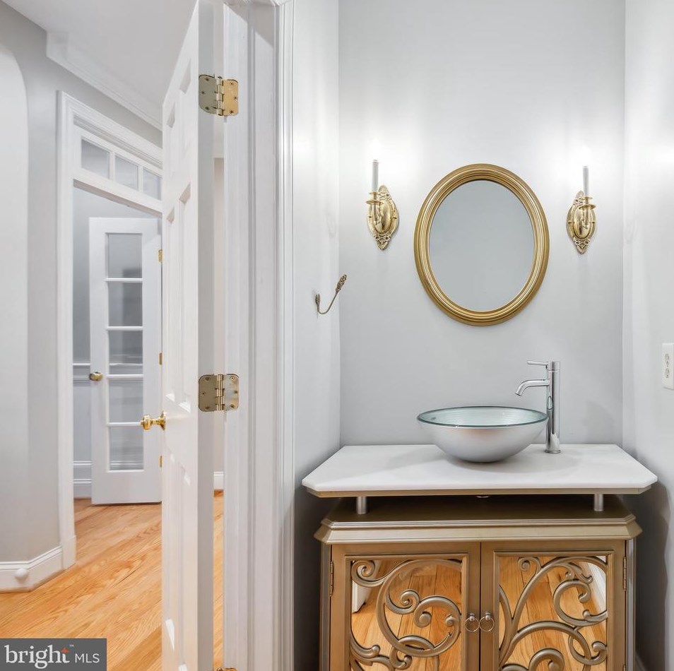 12661 Golden Oak Dr, Ellicott MD 21042-1150 exterior