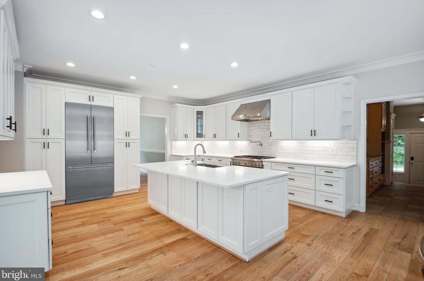 12661 Golden Oak Dr, Ellicott MD 21042-1150 exterior