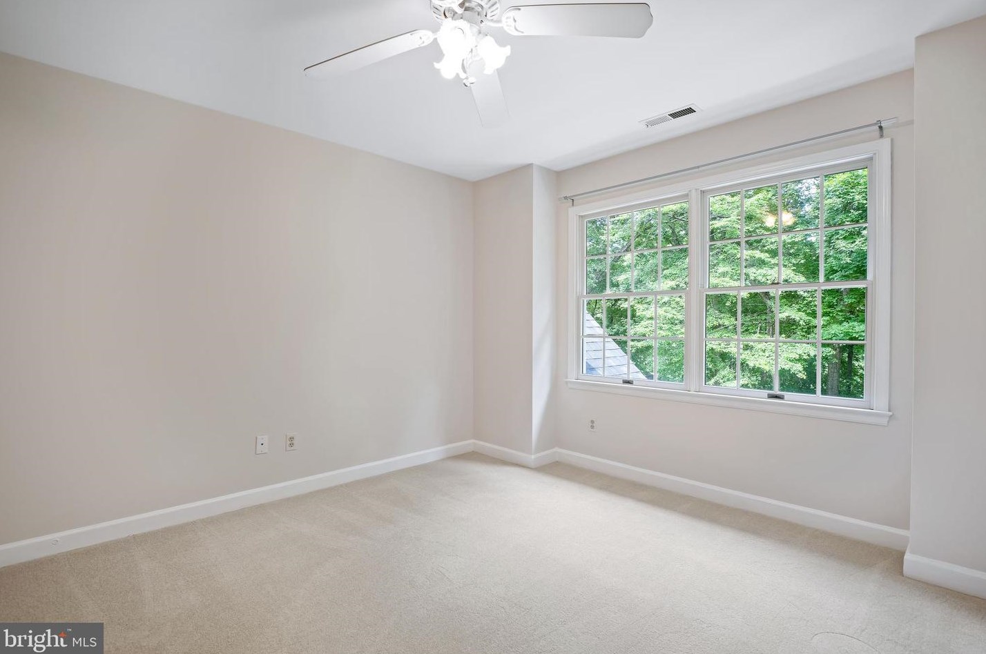 12661 Golden Oak Dr, Ellicott MD 21042-1150 exterior