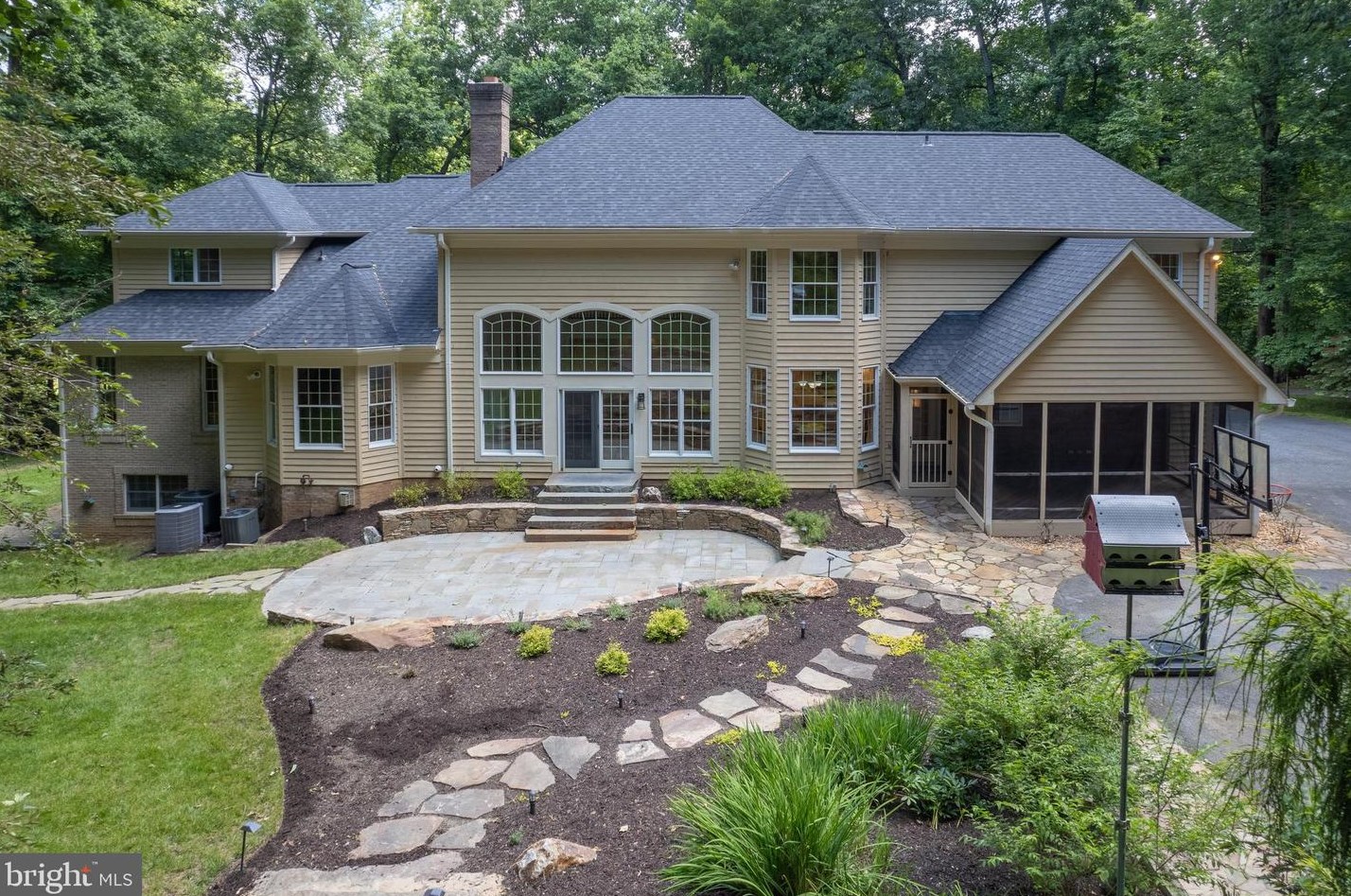 12661 Golden Oak Dr, Ellicott MD 21042-1150 exterior