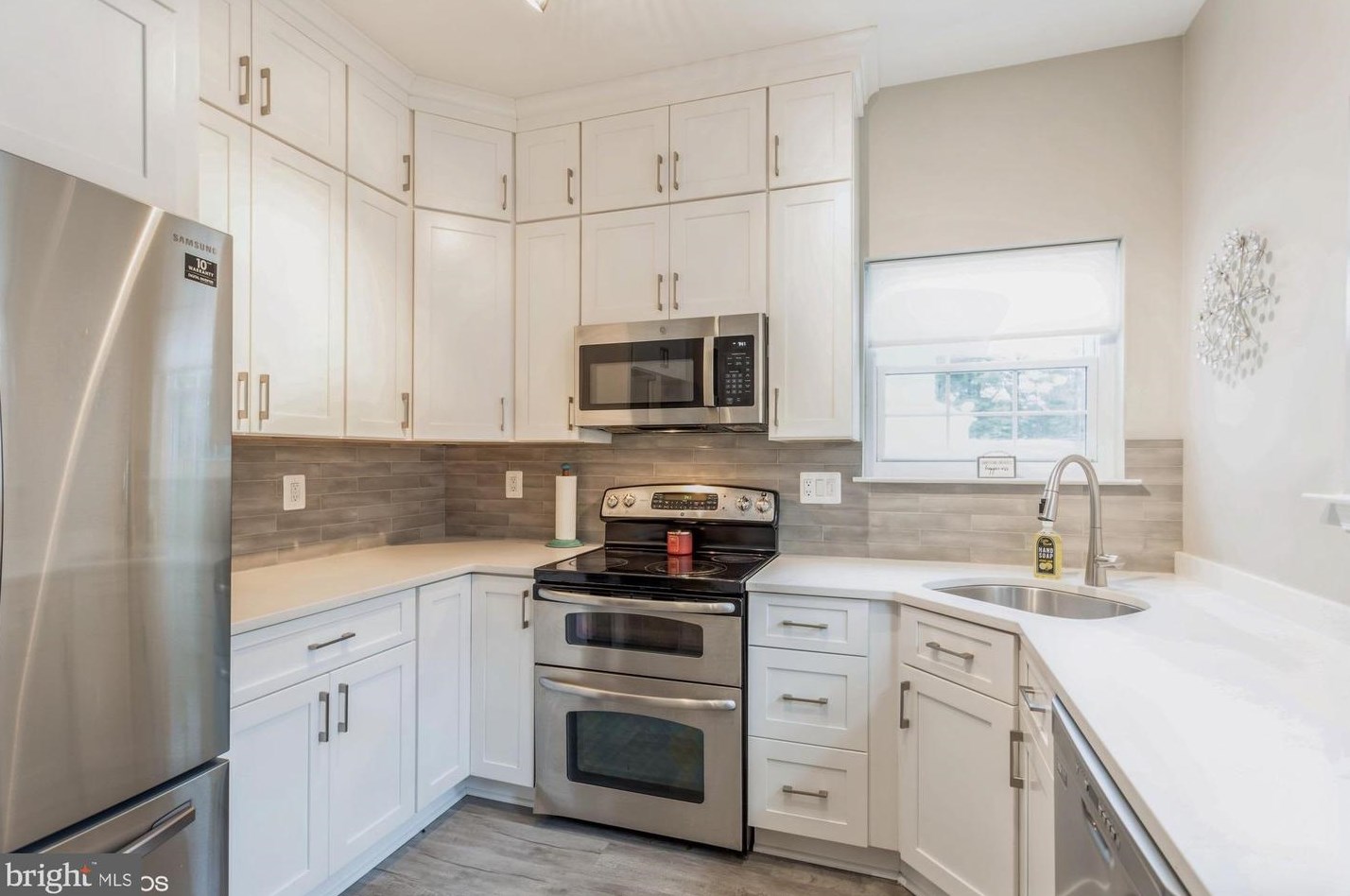 8570 Harvest Vw Ct, Ellicott MD 21043-6560 exterior