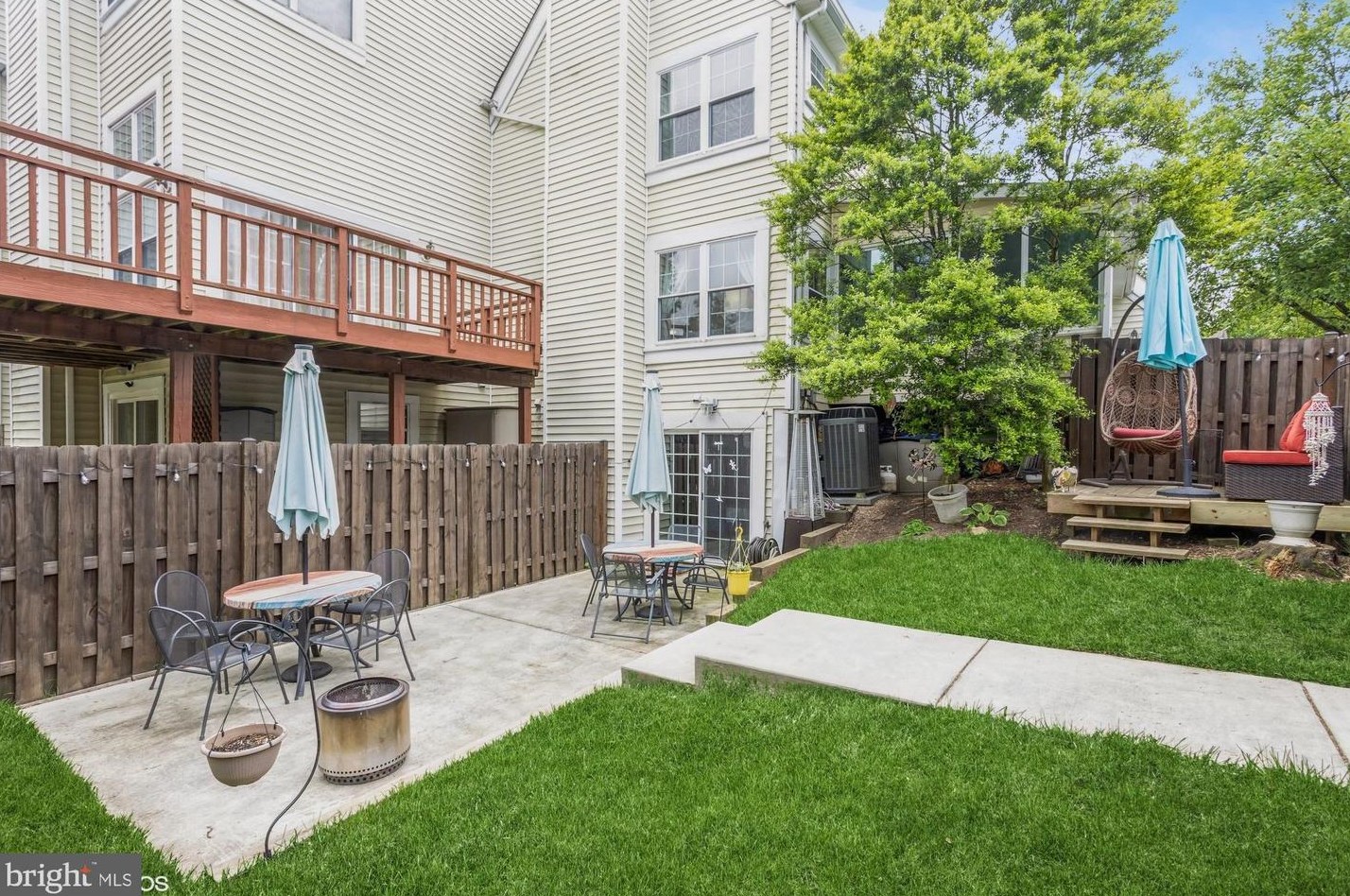 8570 Harvest Vw Ct, Ellicott MD 21043-6560 exterior