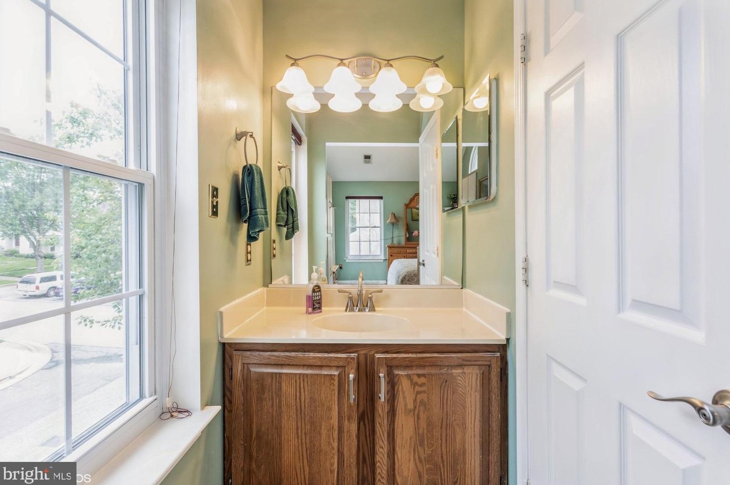 8570 Harvest Vw Ct, Ellicott MD 21043-6560 exterior