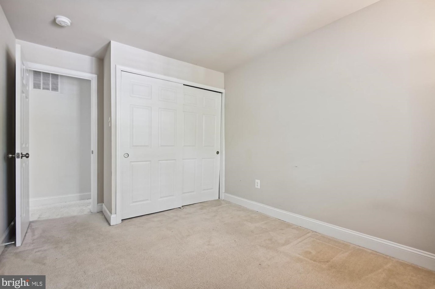 11927 New Country Ln, Columbia MD 21044-4405 exterior