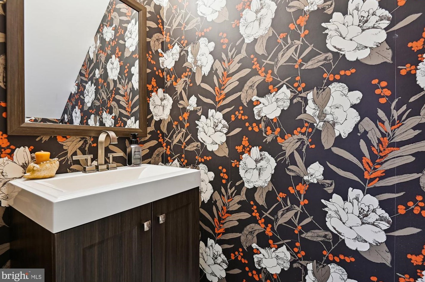 11927 New Country Ln, Columbia MD 21044-4405 exterior