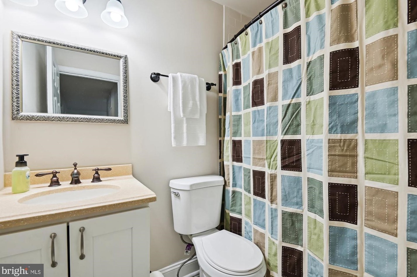 11927 New Country Ln, Columbia MD 21044-4405 exterior