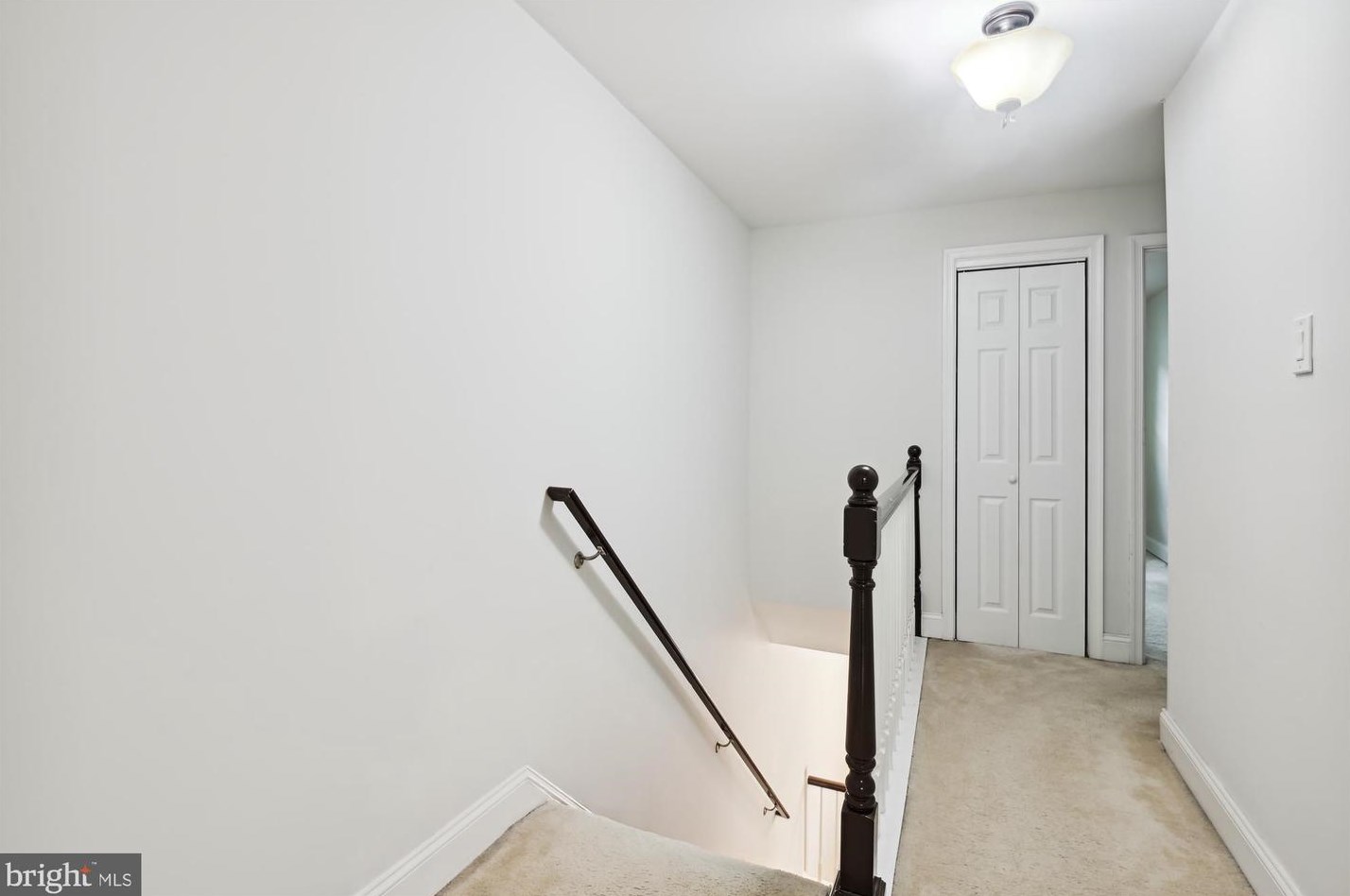 11927 New Country Ln, Columbia MD 21044-4405 exterior