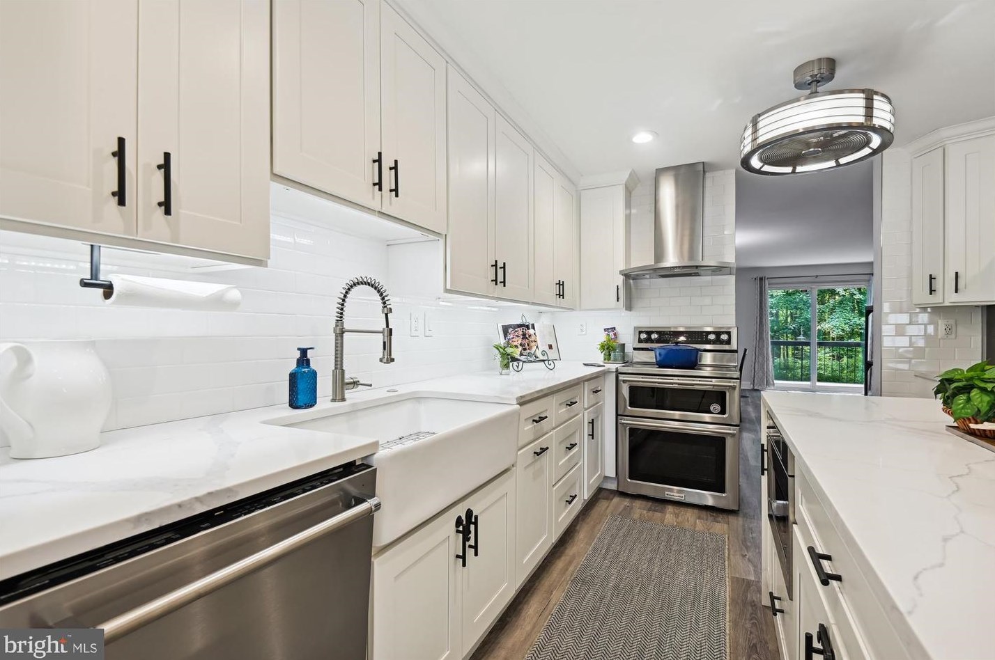 11927 New Country Ln, Columbia MD 21044-4405 exterior