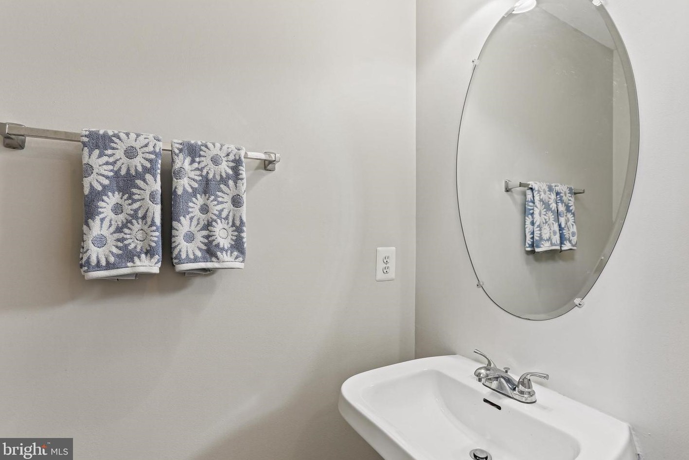 6854 Sanctuary Ct, Baltimore MD  21075-6235 exterior