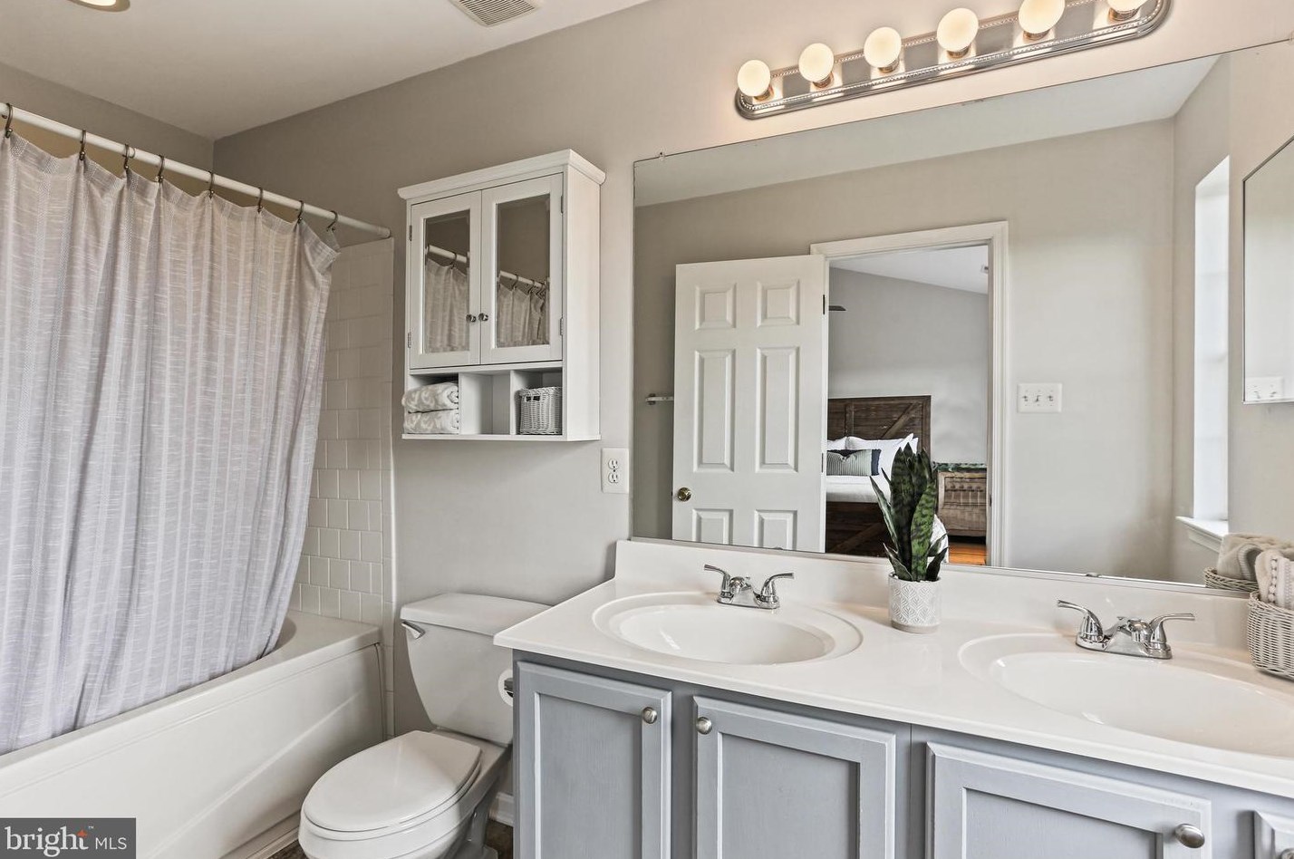 6854 Sanctuary Ct, Baltimore MD  21075-6235 exterior