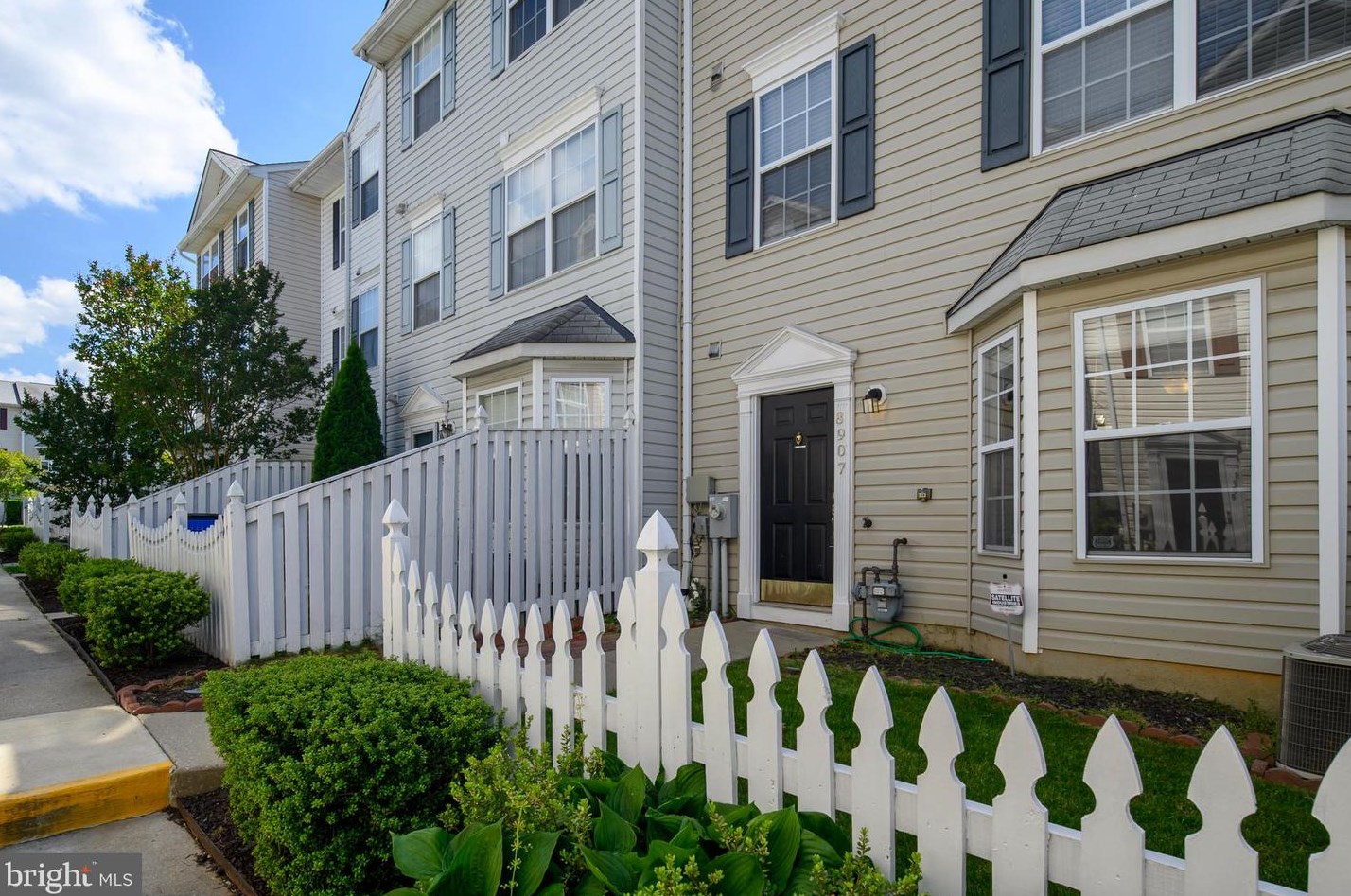 8907 Mallard Ct, Columbia, MD 21045-2191