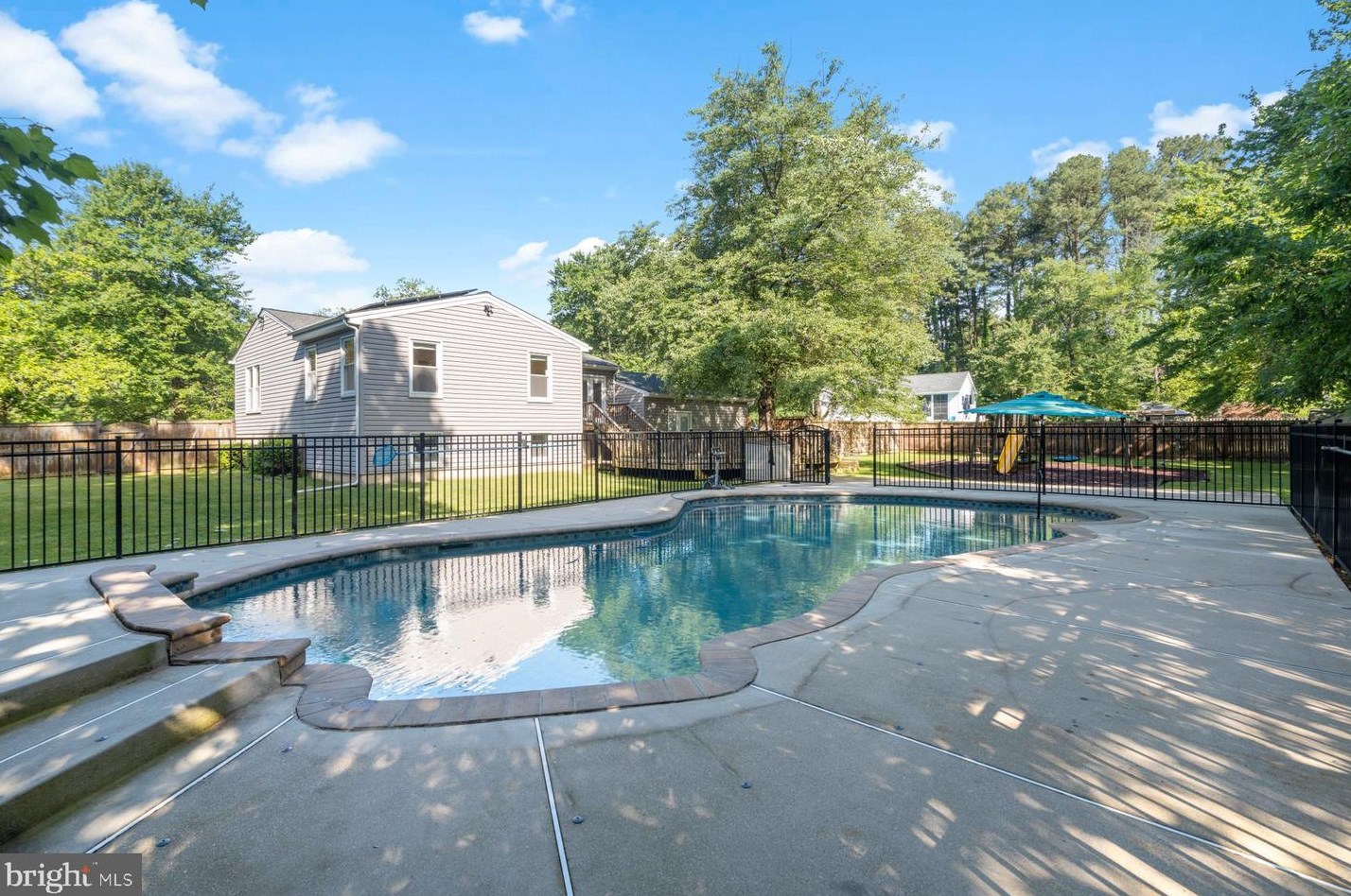 6150 Hunt Club Rd, Baltimore MD  21075-5518 exterior