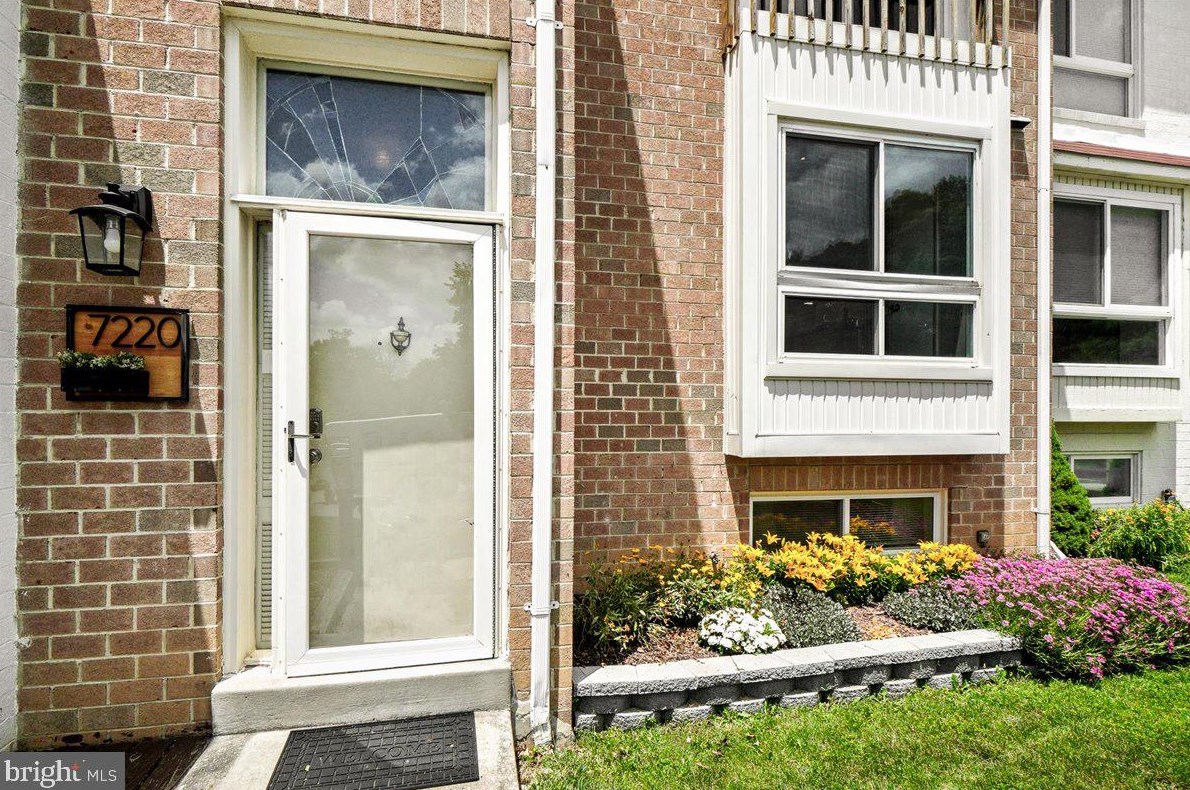 7220 Dockside Ln, Columbia, MD 21045-5019