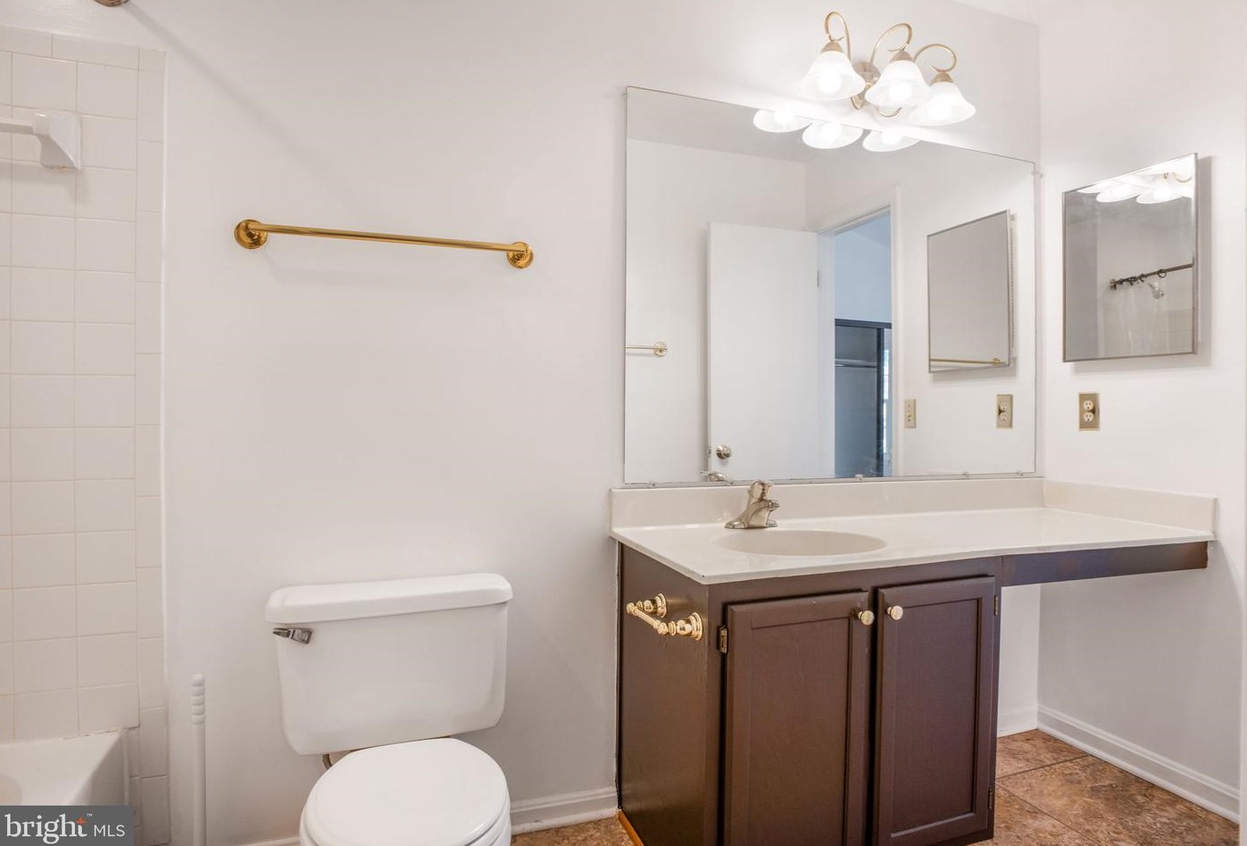 9639 Stirling Bridge Dr, Columbia MD 21046-1938 exterior