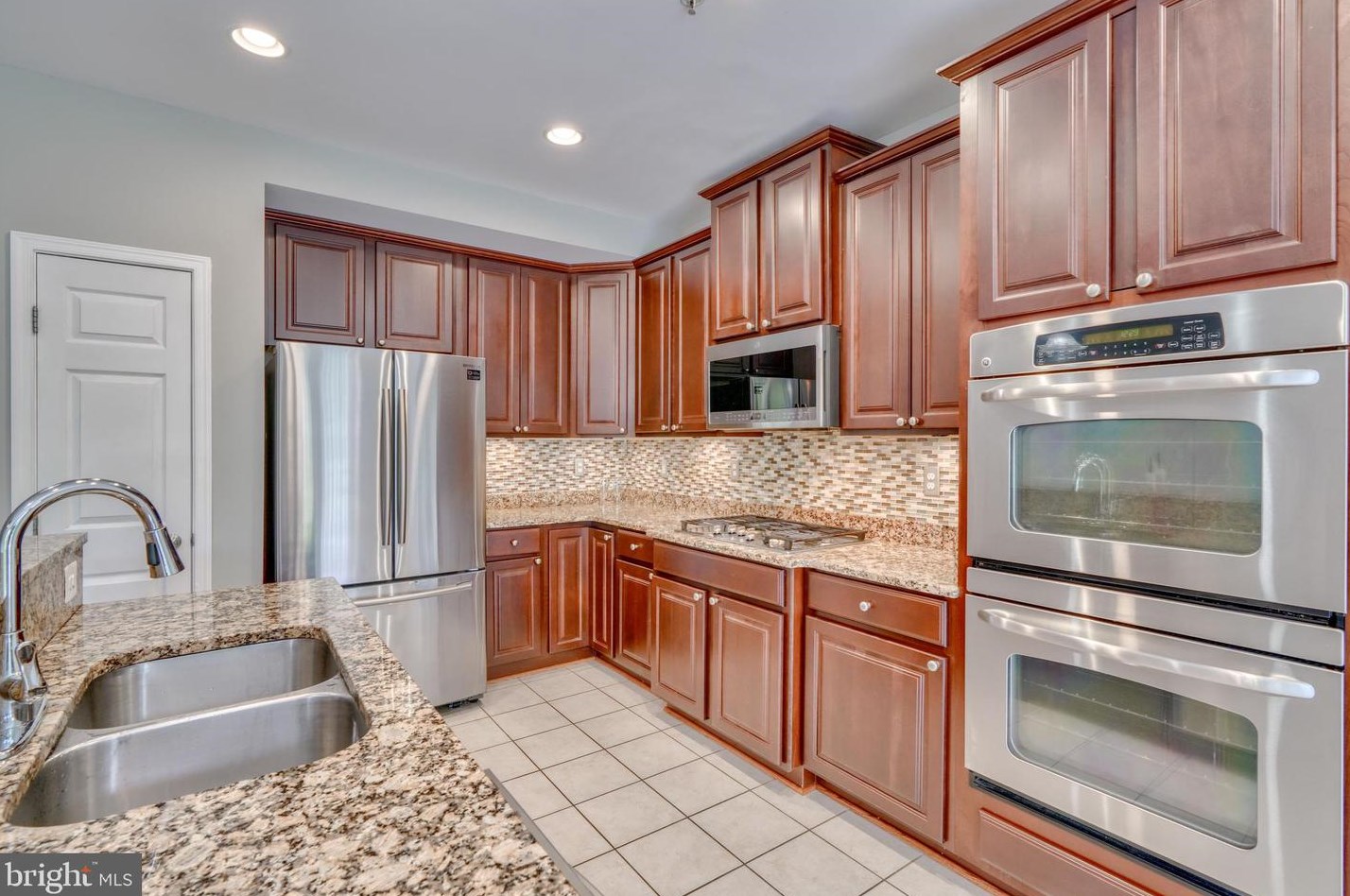 7138 Daniel John Dr, Baltimore, MD 21075-5452