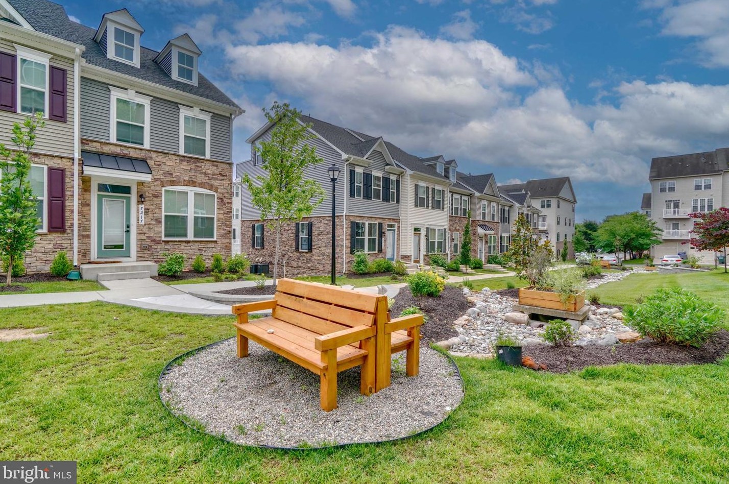 7138 Daniel John Dr, Baltimore MD  21075-5452 exterior