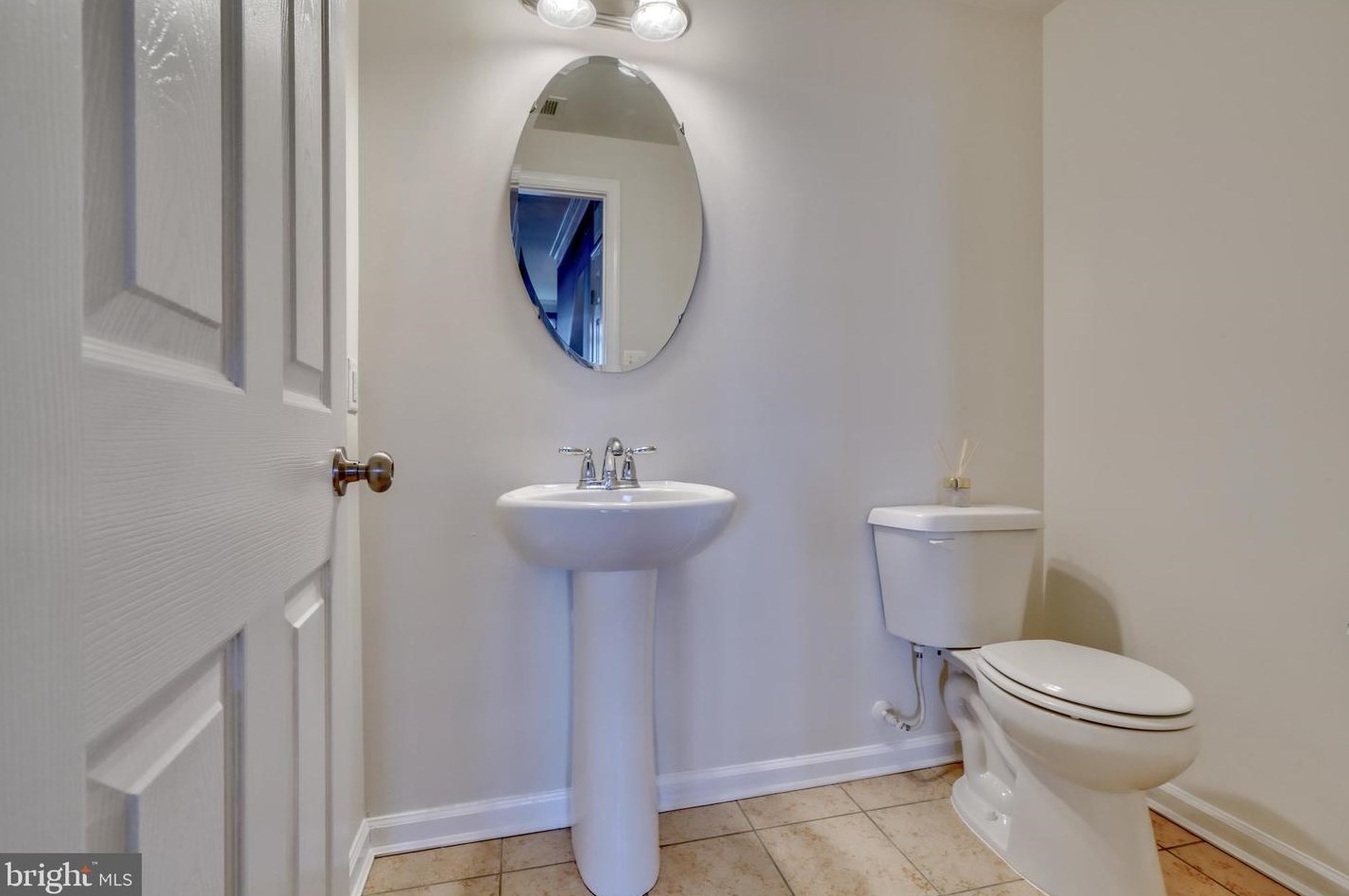 7138 Daniel John Dr, Baltimore MD  21075-5452 exterior