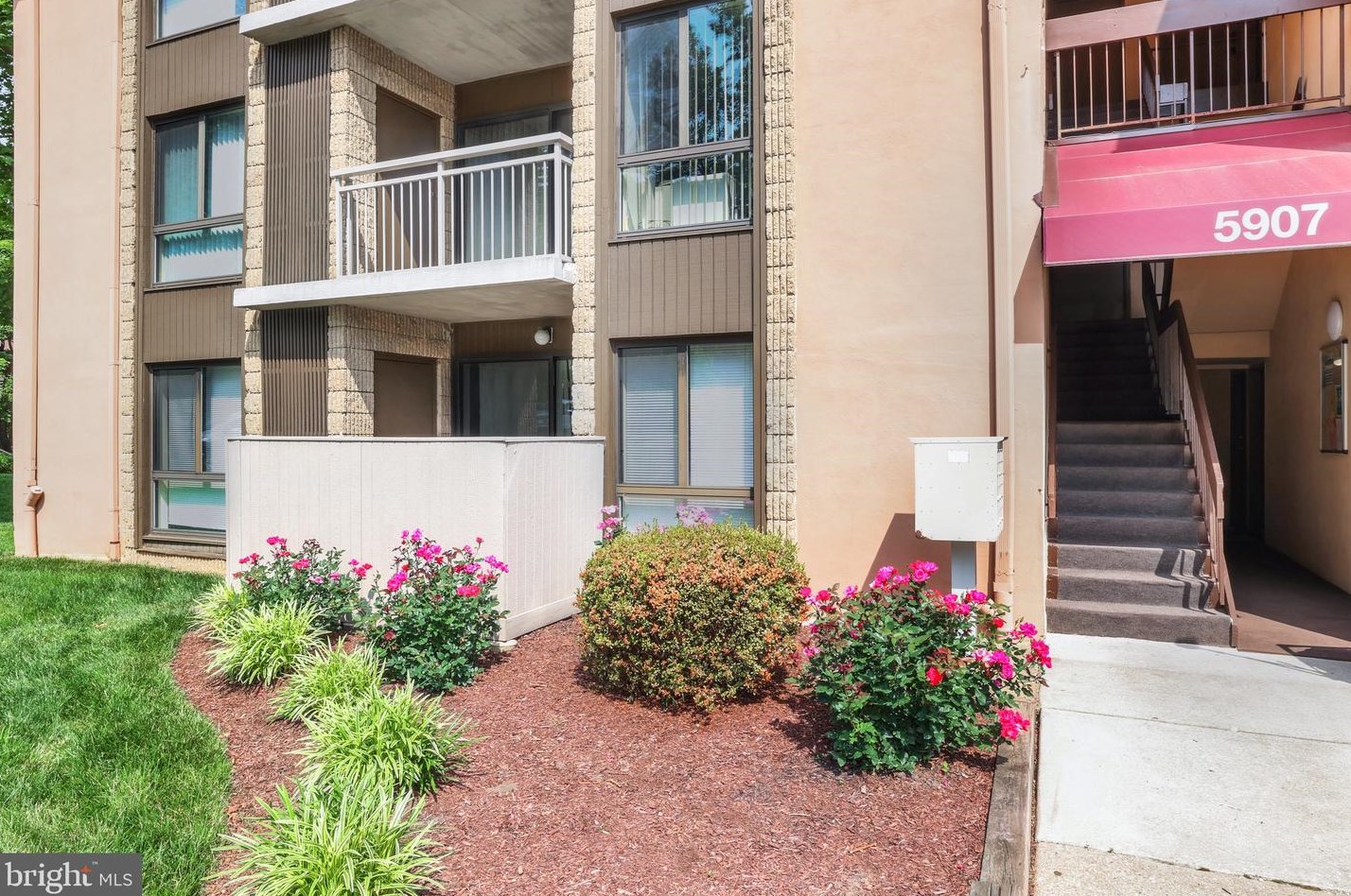 5907 Tamar Dr, Columbia, MD 21045-4047