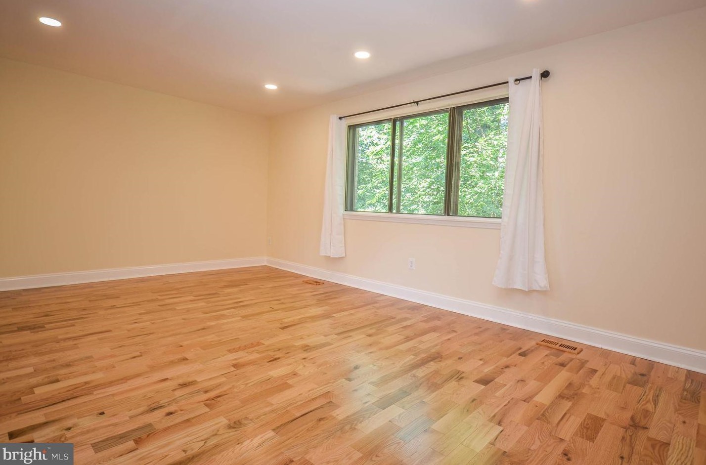7447 Hickory Log Cir, Columbia, MD 21045