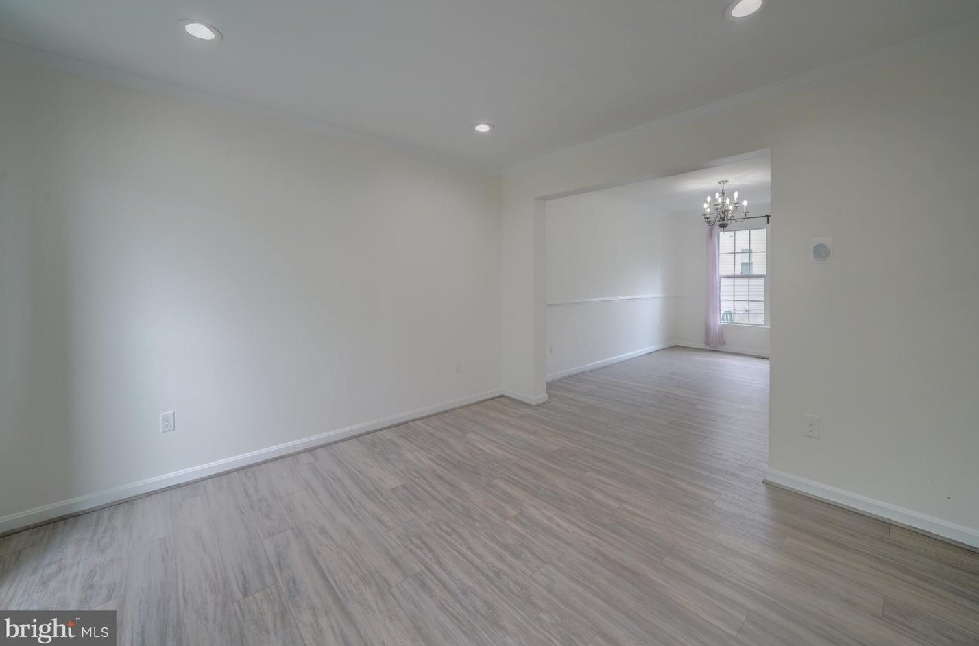 8403 Arctic Cir Dr, Jessup, MD 20794