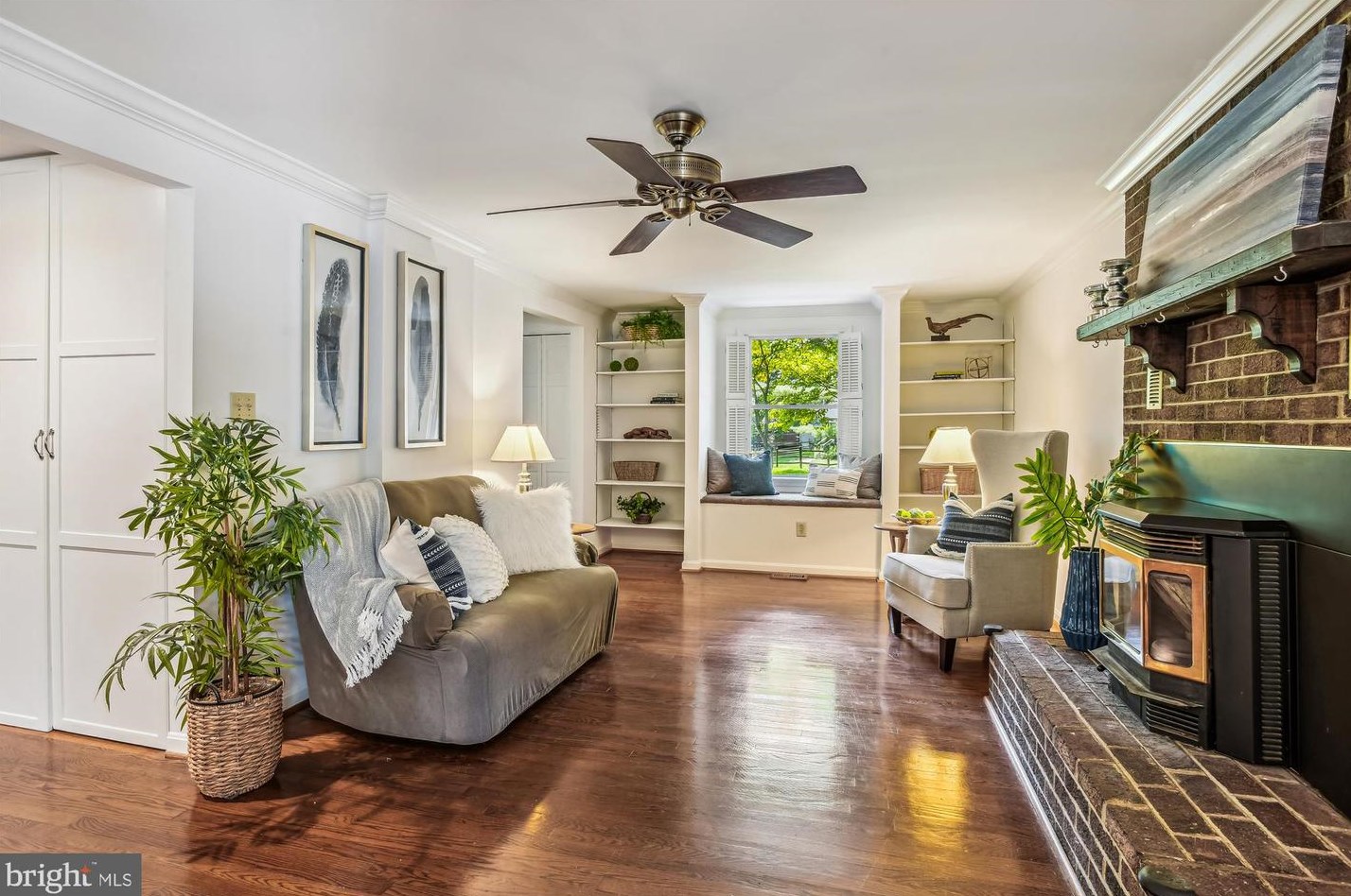 6911 Garland Ln, Columbia, MD 21045-4647