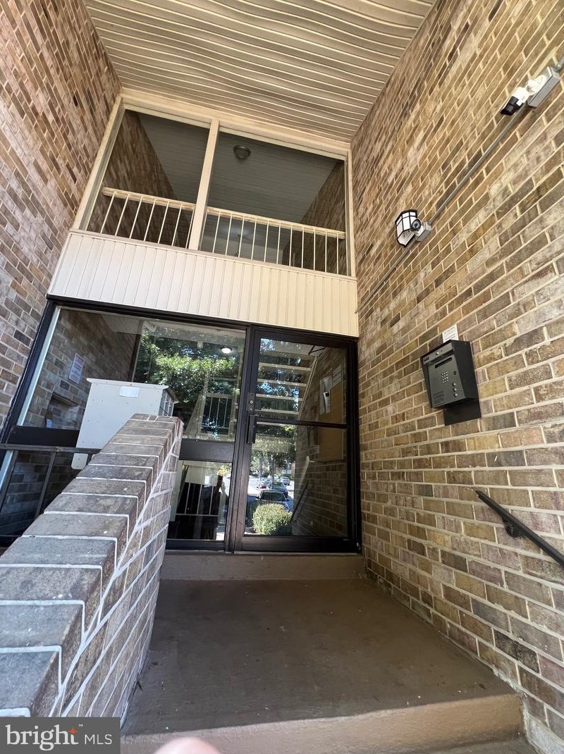5482 Cedar Ln, Columbia MD  21044-1232 exterior