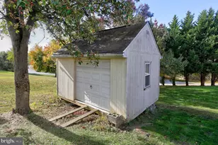 8200 Splashing Brook Ct, Laurel, MD 20723 - Photo 56