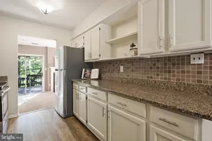 8205 Tall Trees Ct E, Ellicott City, MD 21043 - Photo 10