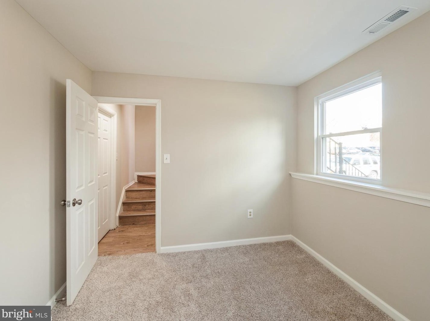 8103 Wooded Glen Ct, Ellicott MD 21043-6941 exterior