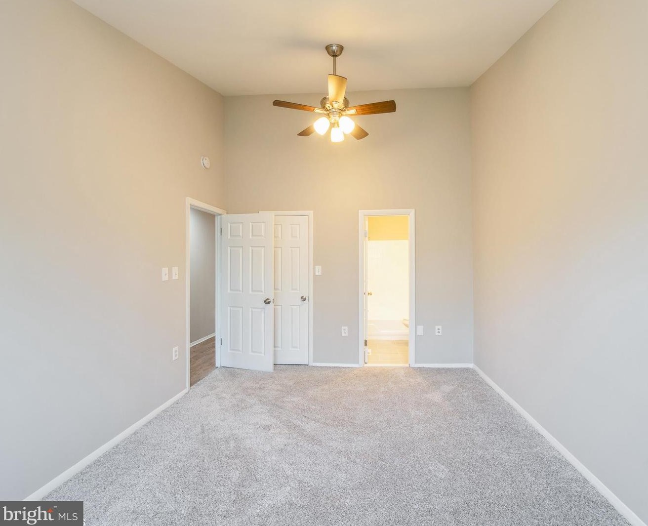 8103 Wooded Glen Ct, Ellicott MD 21043-6941 exterior