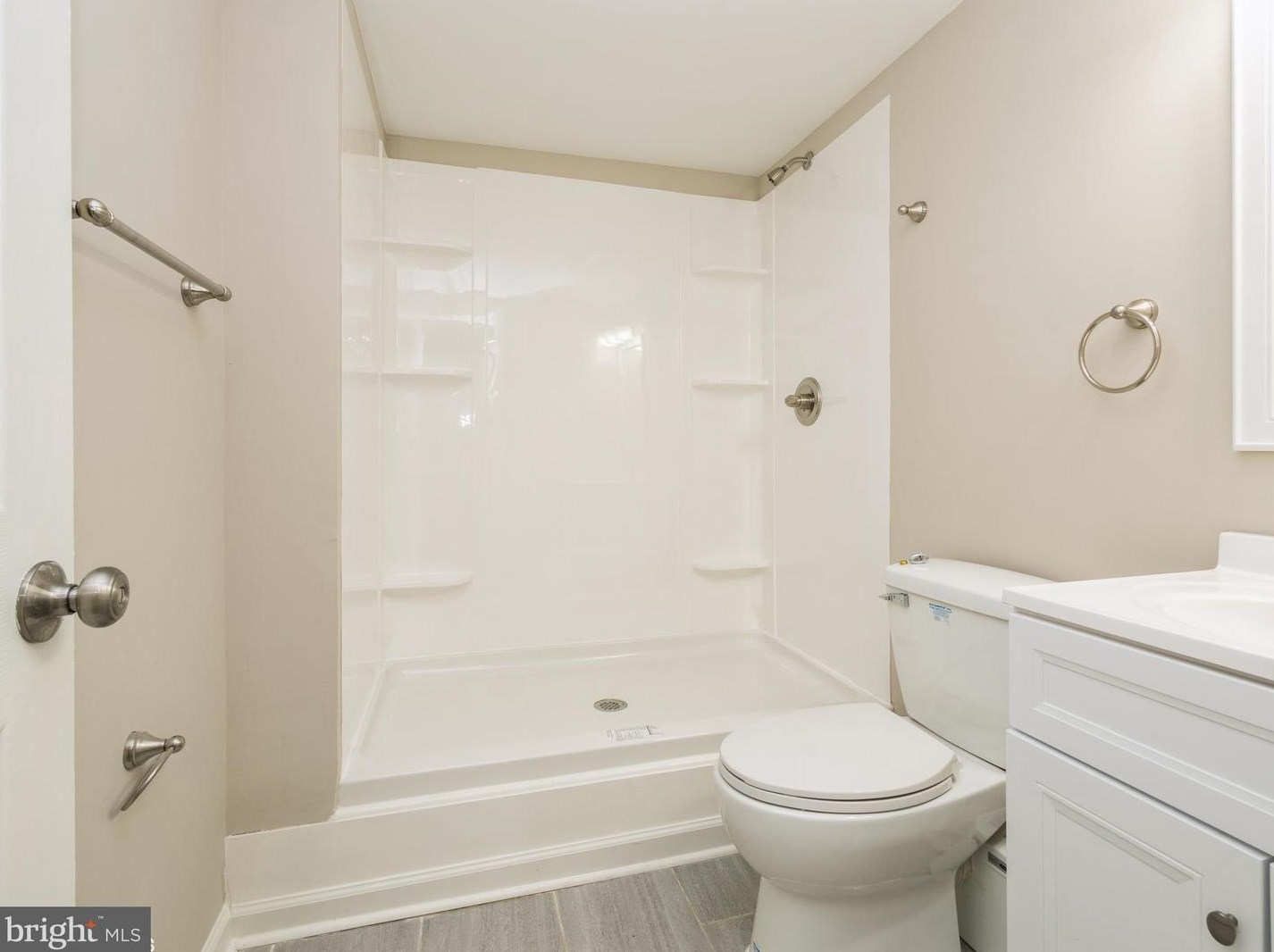 8103 Wooded Glen Ct, Ellicott MD 21043-6941 exterior